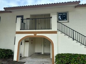 Building Photo - 301 Olivewood Pl