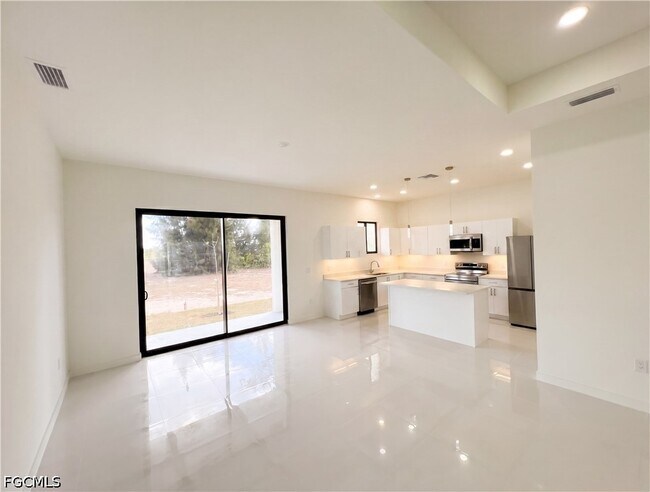 Building Photo - 2113 NW 41st Ave