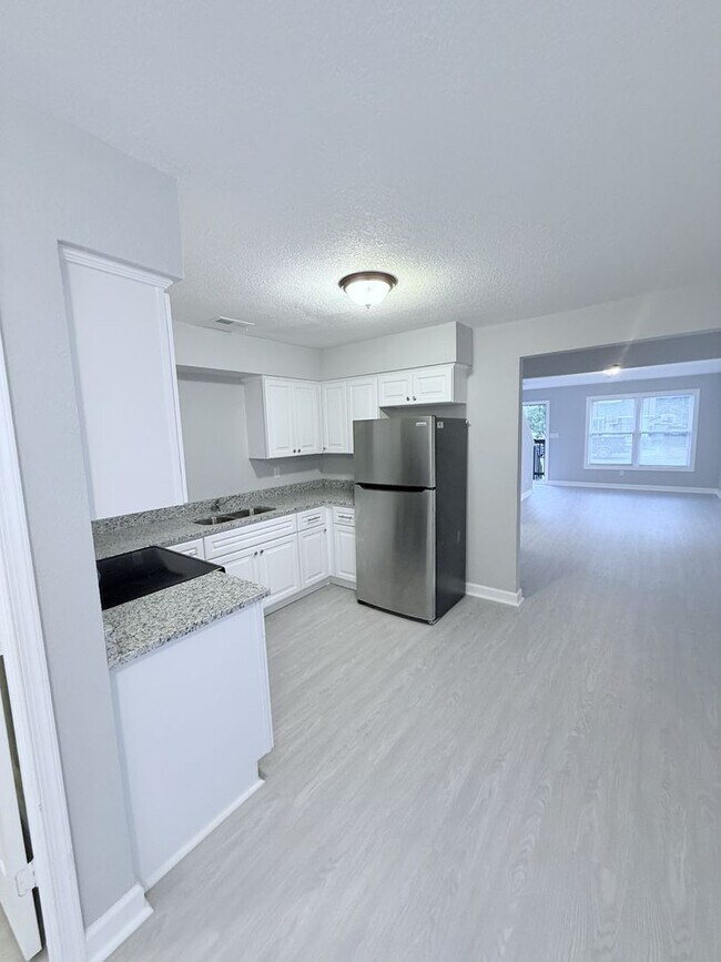 Foto del edificio - 315-317 Roselynn Lane