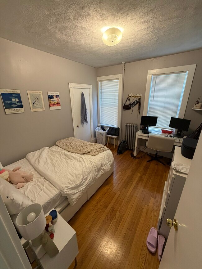 Foto del edificio - 121 Hillside St