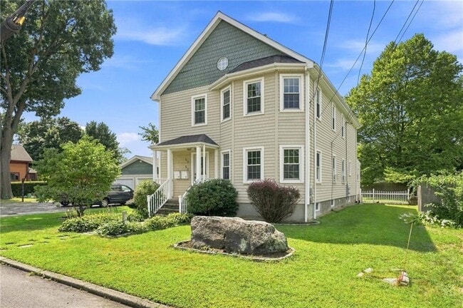 Building Photo - 51 Pettaconsett Ave