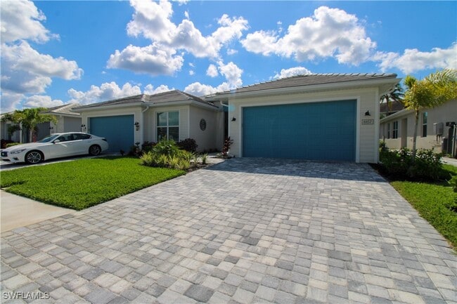 Foto del edificio - 8857 Oceana Wy