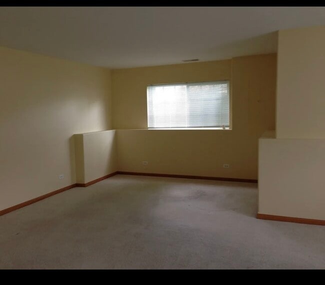 Building Photo - 833 Pheasant Trail