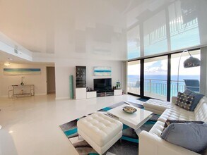 Building Photo - 3000 N Ocean Dr