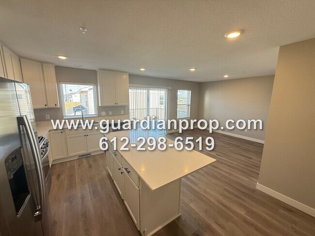 Foto del edificio - End Unit Luxury New Construction Townhouse...