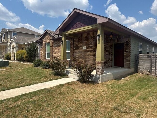 Building Photo - 722 Coconut Grove St