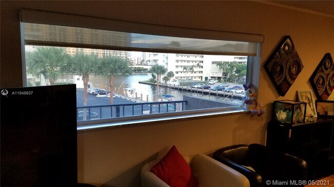 Foto del edificio - 3860 NE 170th St