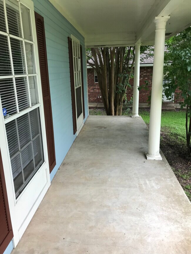 Building Photo - 2506 Pecan Ridge Dr