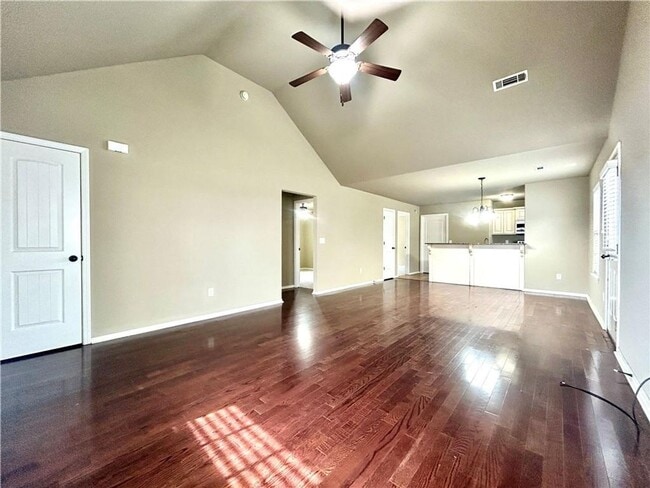 Building Photo - Craftsman style 3 bedroom 2 bath Home - Avail NOW!