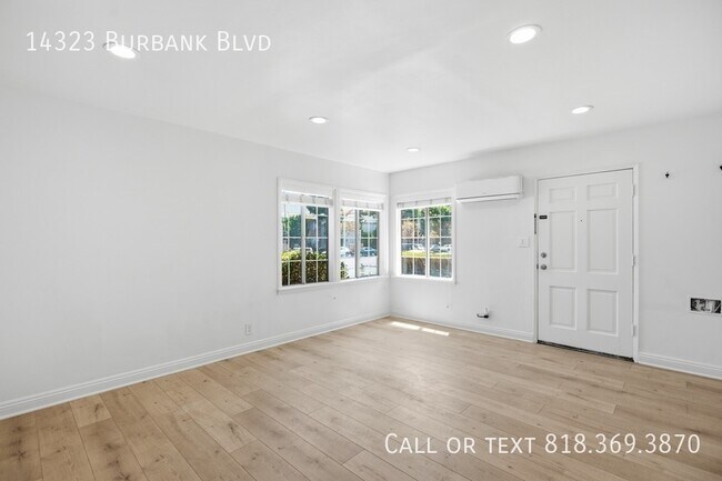 Foto del edificio - 14323 Burbank Blvd