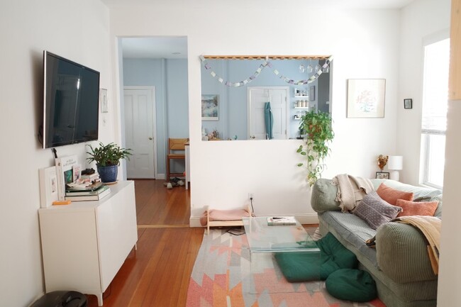 Building Photo - 50 Bartlett St