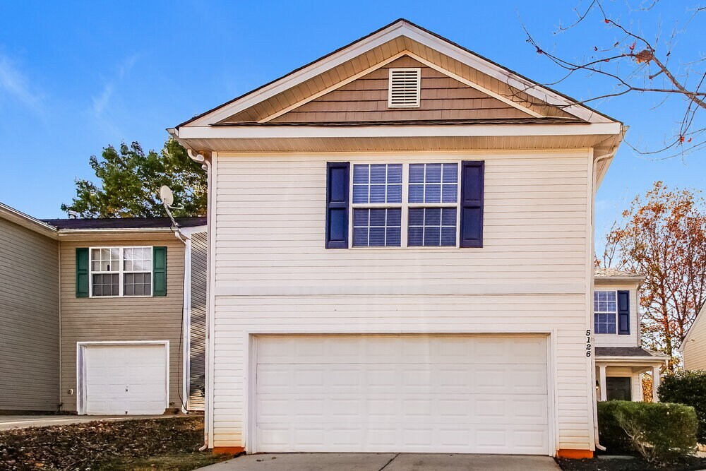 Foto principal - 5126 Grays Ridge Dr