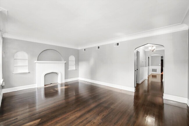 Foto del edificio - 5804 N Artesian Ave