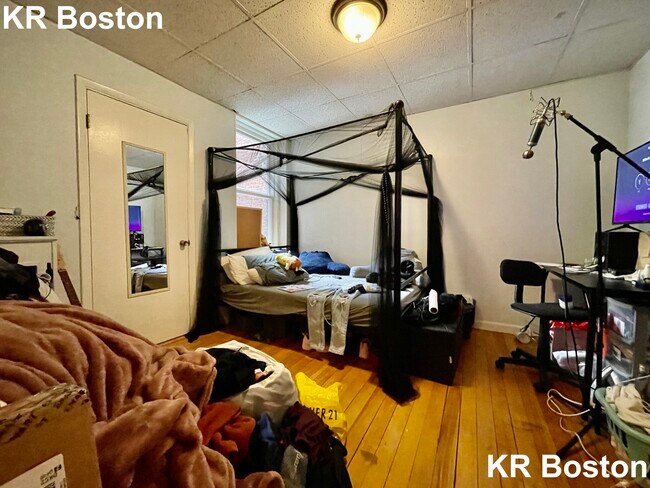 Foto del edificio - 1890 Beacon St