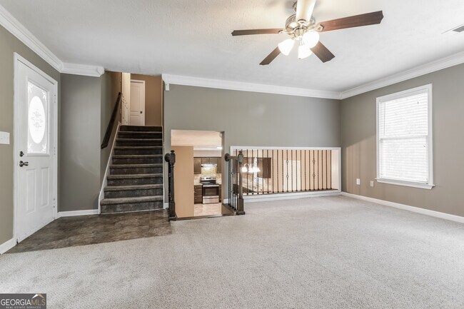 Building Photo - 732 Jockey Ln