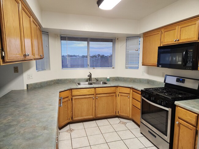 Building Photo - 3 bedroom - 2 bath home for Rent