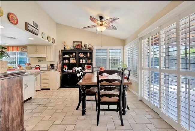 Building Photo - 14732 Bluebell Dr