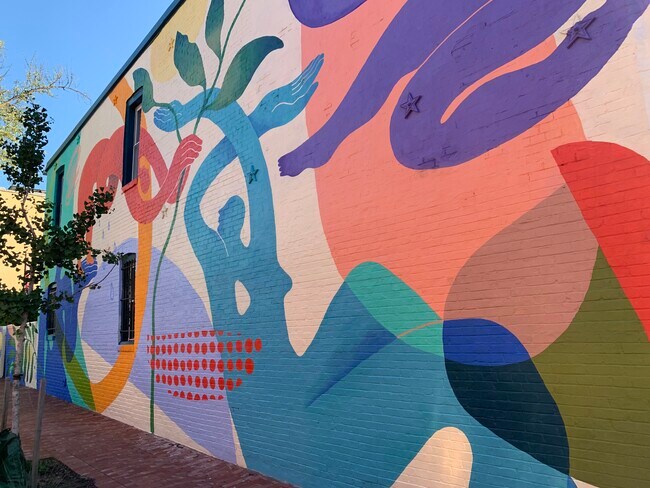 Hermoso mural de Rose Jaffe, de Washington D.C. - 2241 12th Plz NW