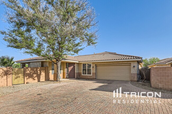 Foto del edificio - 13574 W Cypress St