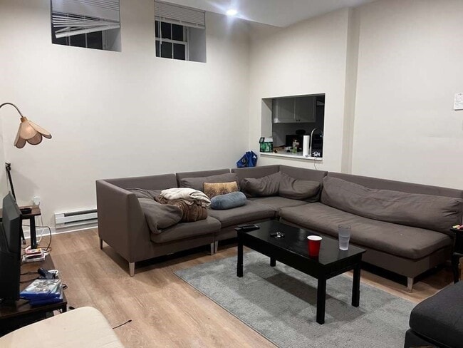 Foto del edificio - 452 Park Dr