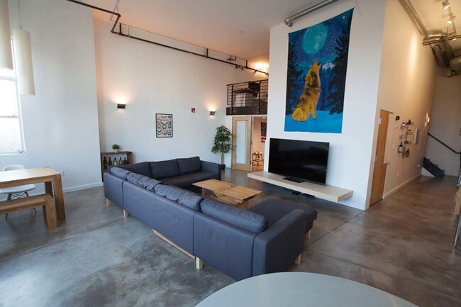 Building Photo - 60 Rausch St