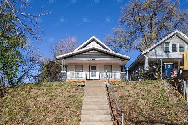 Building Photo - Come and see this GORGEOUS home!