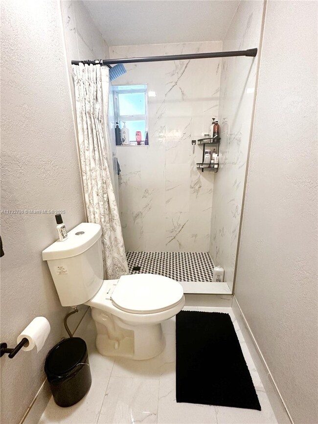Foto del edificio - 3 bedroom in Hollywood FL 33024