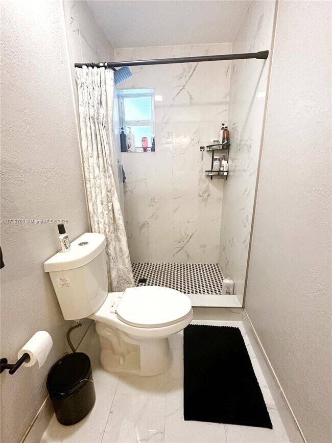 Photo - 3 bedroom in Hollywood FL 33024 House