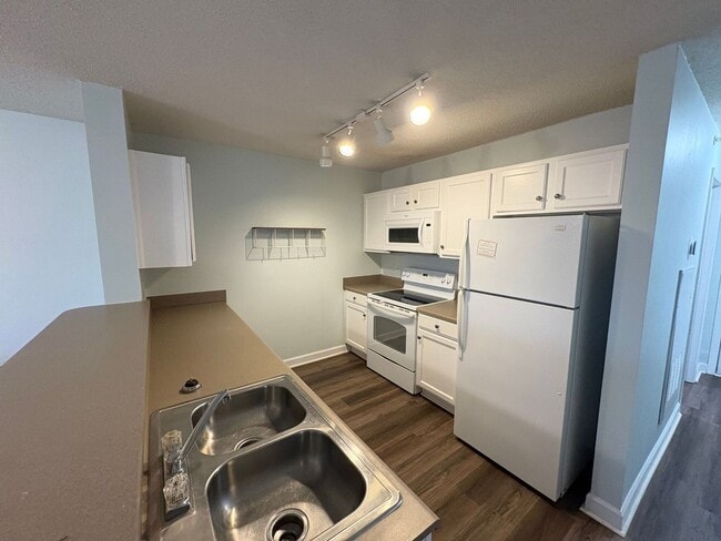 Building Photo - 731 Harts Cove Way