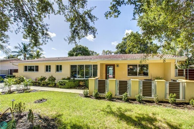 Building Photo - 1440 NE 27th Dr