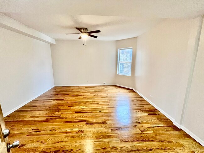 Foto del edificio - 1530 N Avers Ave