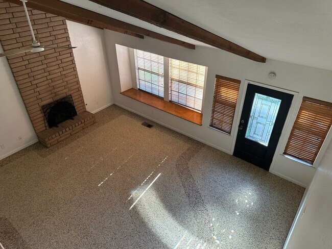 Building Photo - 3745 W. DAMSEN AVE - 2 BEDROOM 2 BATH - VI...