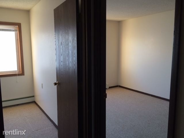 Foto del edificio - 1 br, 1 bath Apartment - 903 Cook Ave