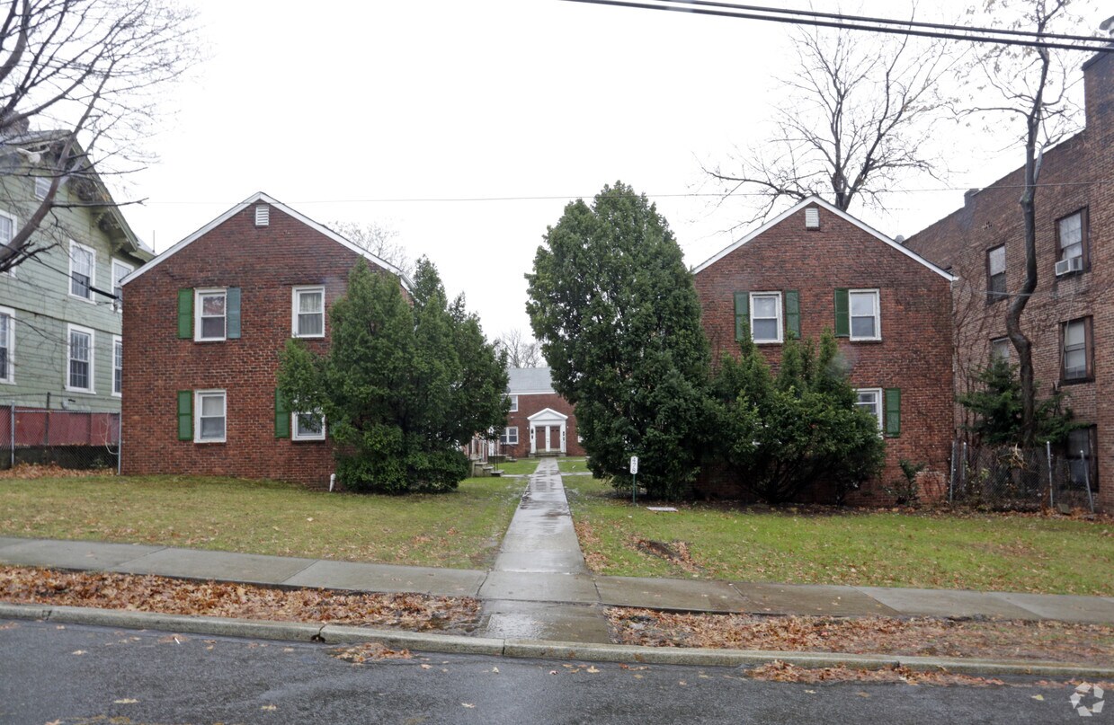 Primary Photo - 478 Tremont Ave