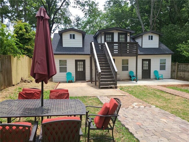 Foto del edificio - 1470 St Michael Ave