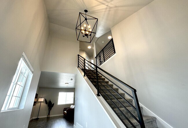 Building Photo - 1415 3500 W