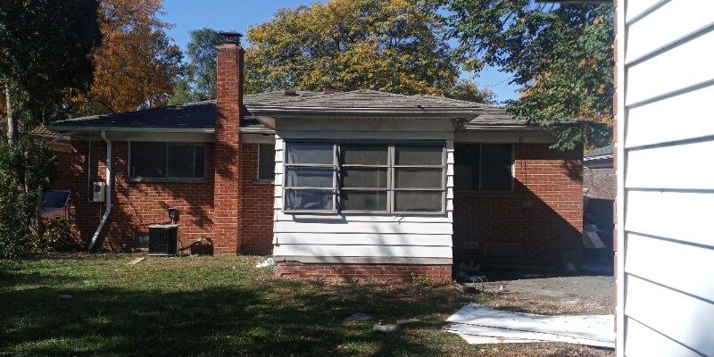 Building Photo - 20282 Greenview Ave