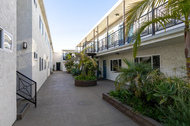 Foto del edificio - 2721 2nd St