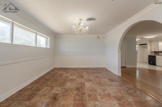 Foto del edificio - 2725 Devon Rd