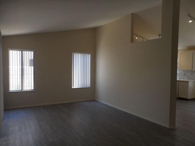 Foto del edificio - Spacious 2 Bed/2 Bath Home In Cathedral City!