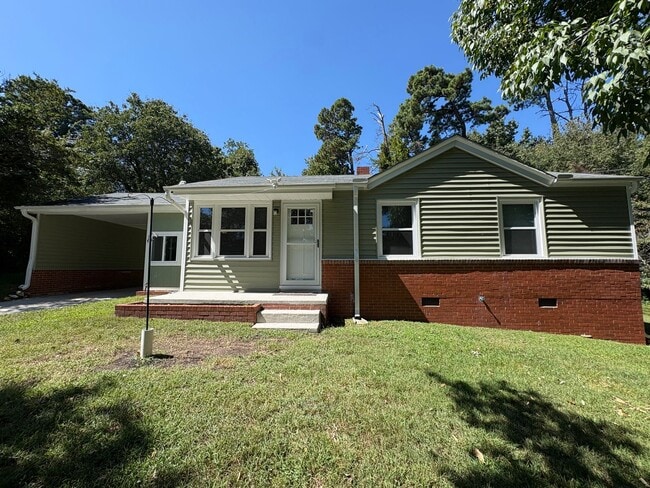 Building Photo - 3 Bedroom, 1 Bathroom House in High Point!