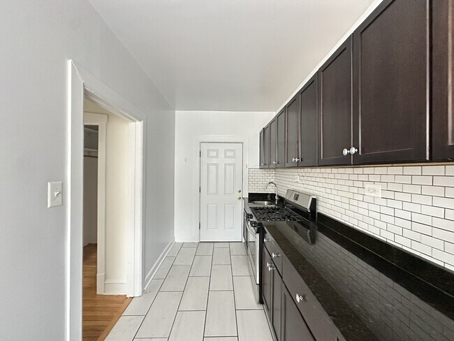 Foto del edificio - 6347 N Magnolia Ave