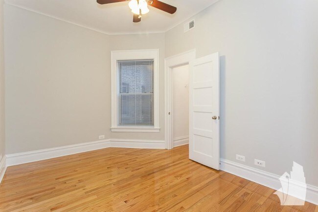 Foto del edificio - 847 W Wellington Ave