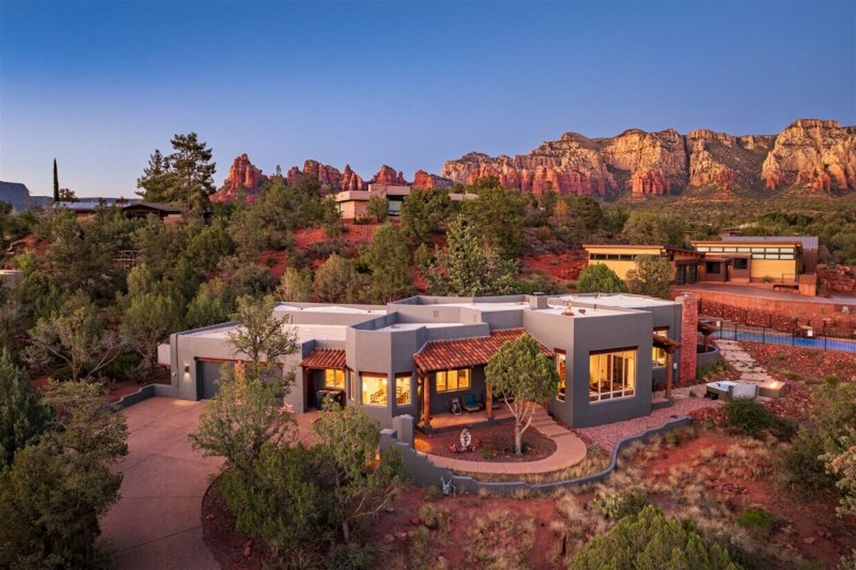 Foto principal - Breathtaking Luxury Home Basking in Sedona...