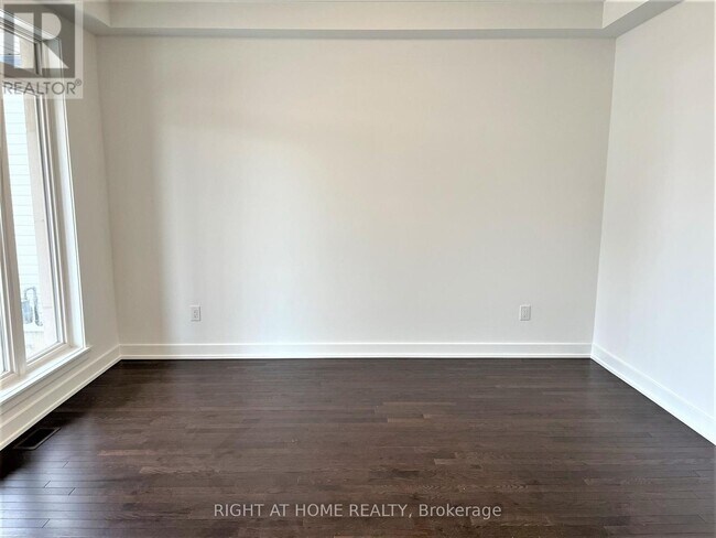 Building Photo - 902 Duxbury Ln