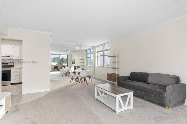 Building Photo - 9440 W Bay Harbor Dr