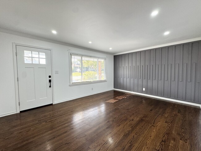 Building Photo - 2226 W 74th Ter