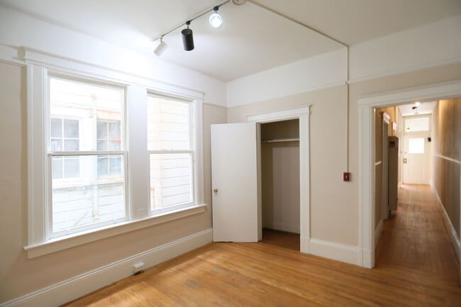 Foto del edificio - 413 Fair Oaks Street
