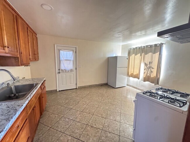 Foto del edificio - 2813 Independence Ave