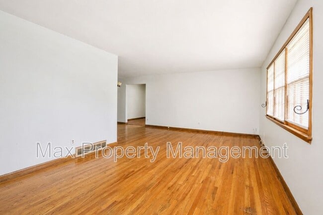 Building Photo - 4413 63rd St